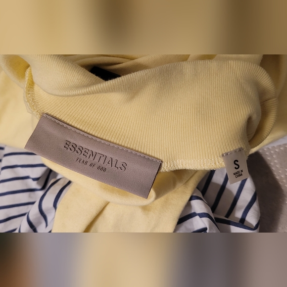 - Crewneck tshirt-essentials - Picture 4 of 6